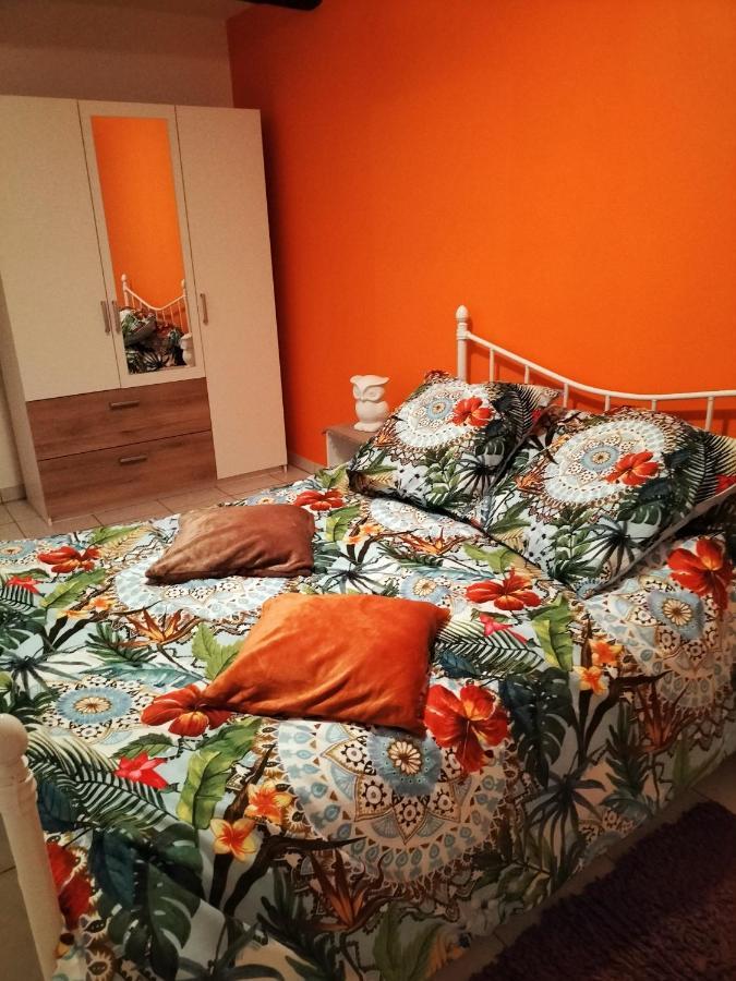 Le Monteney Ferienhaus *